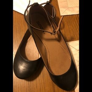 Soda 🥤 Ballet Mary Janes- Black and Semi-New 👠